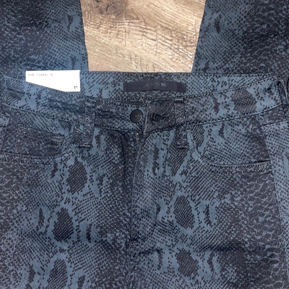 Joe’s high rise skinny jeans - Picture 3 of 4